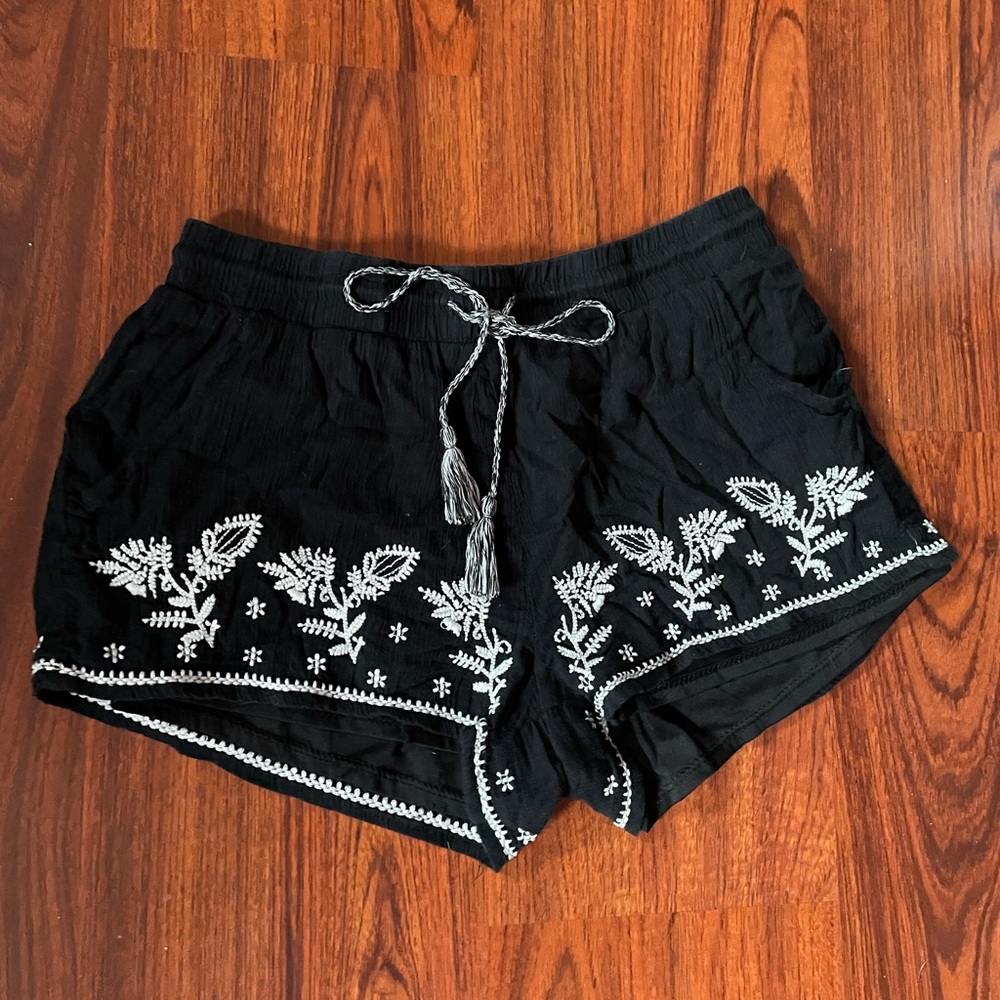 Black and white embroidered shorts